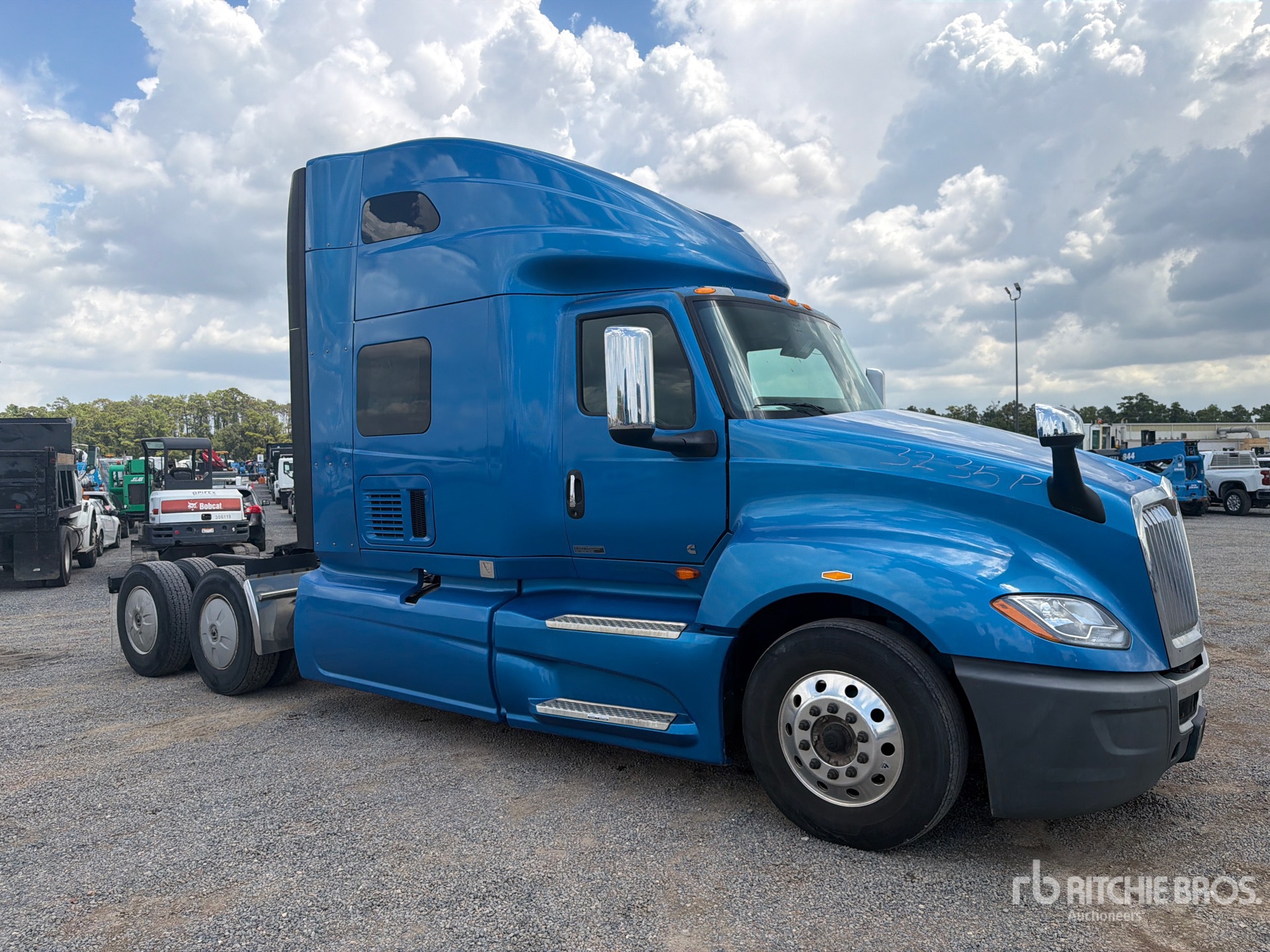 2021 International LT625