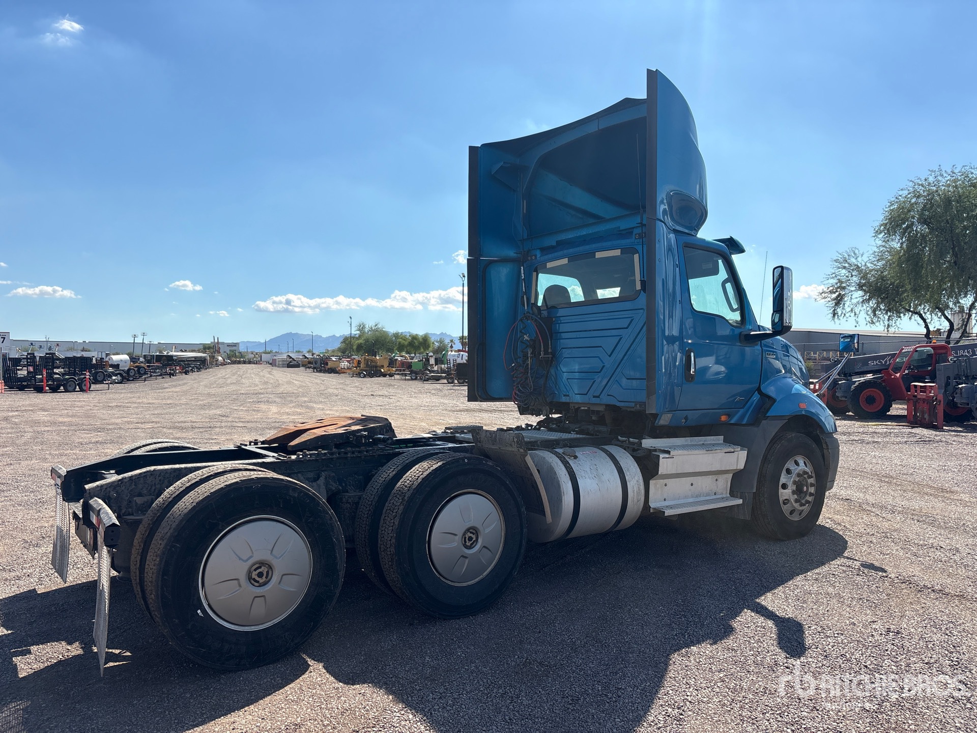 2019 International RH613