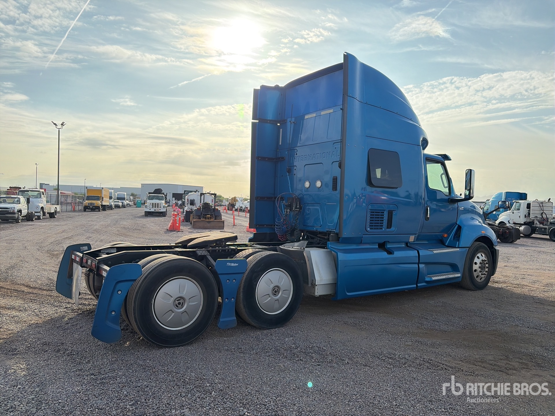 2020 International LT625