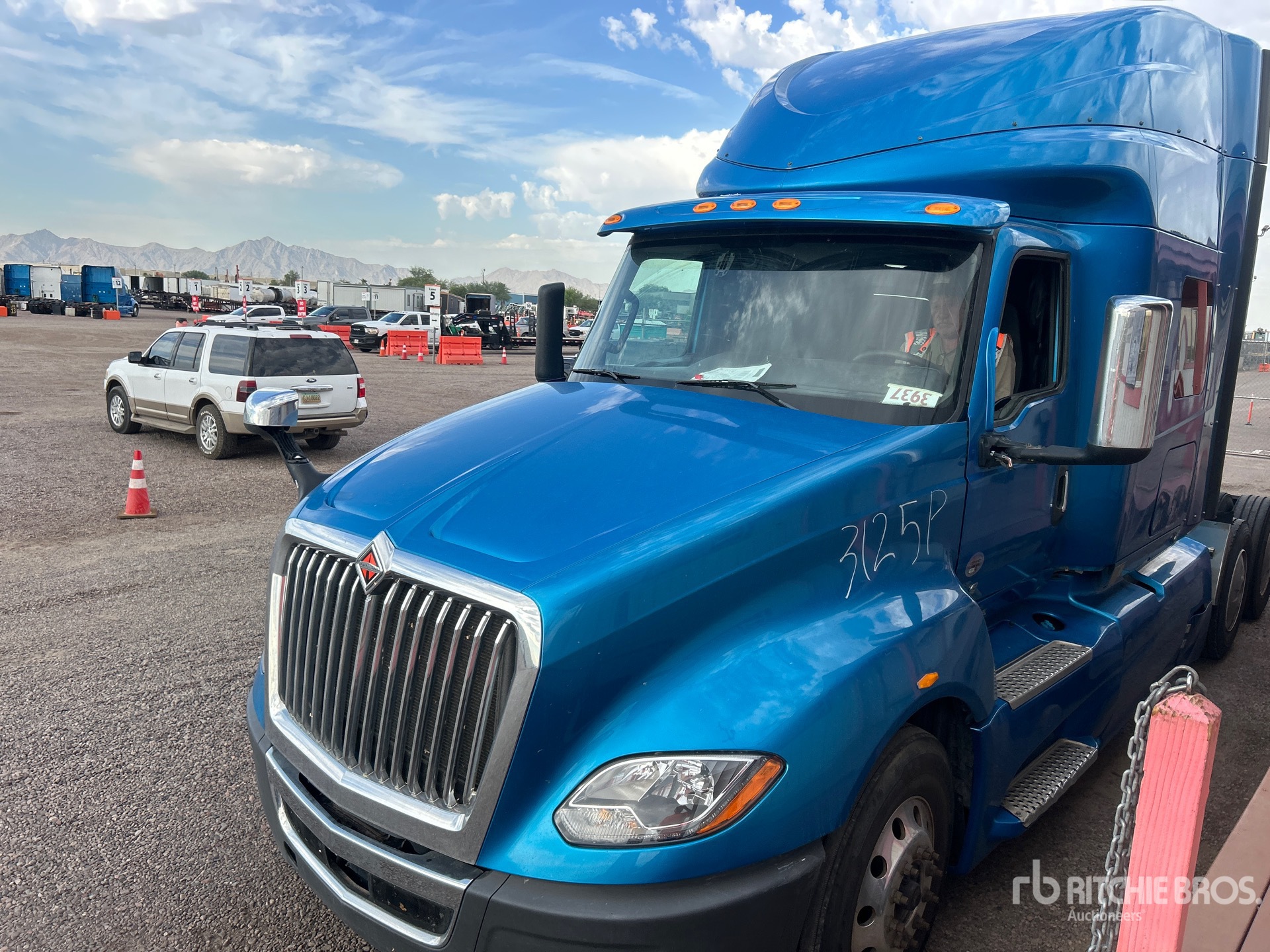 Photo of 2020 International LT625