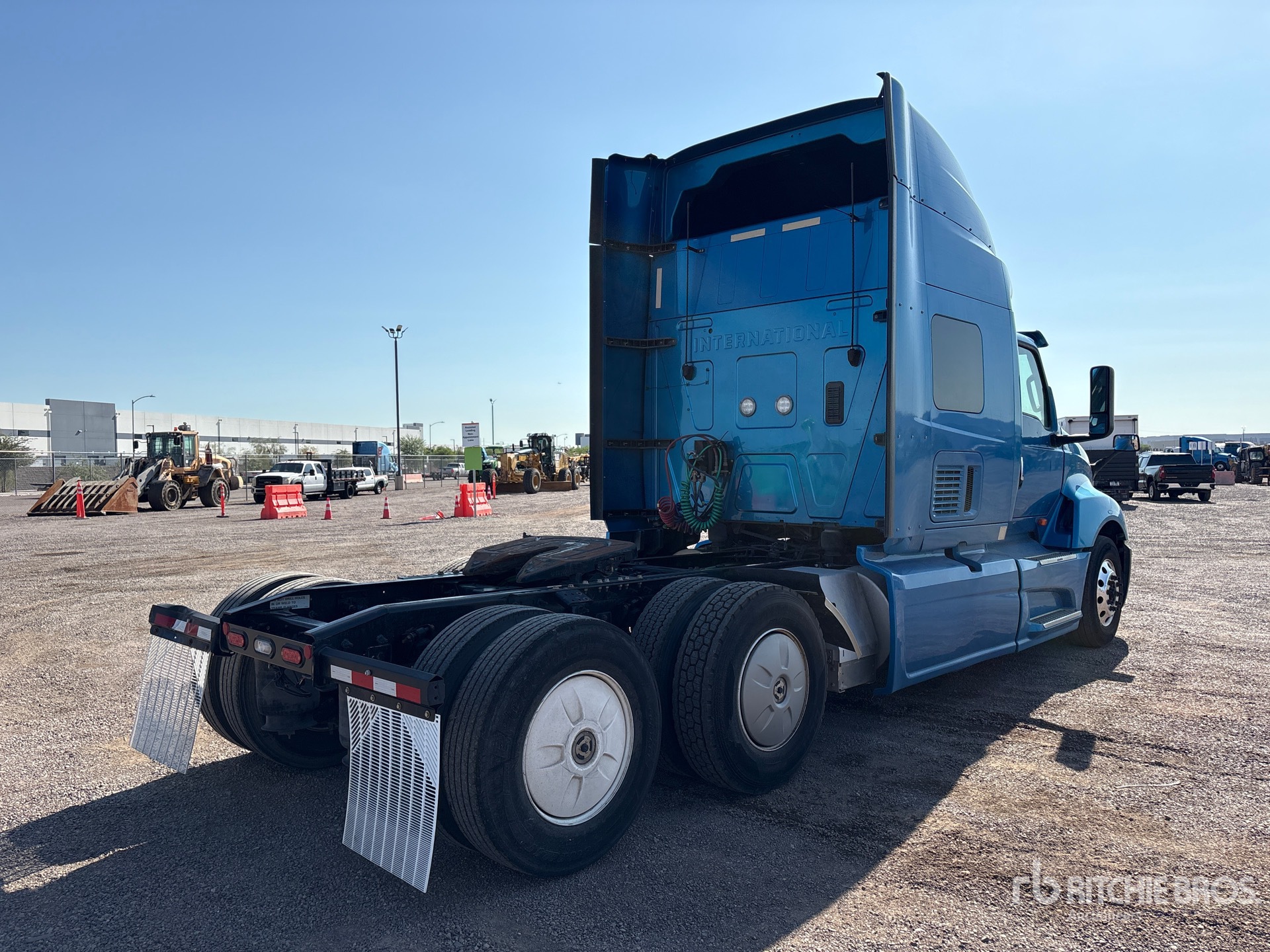 2020 International LT625