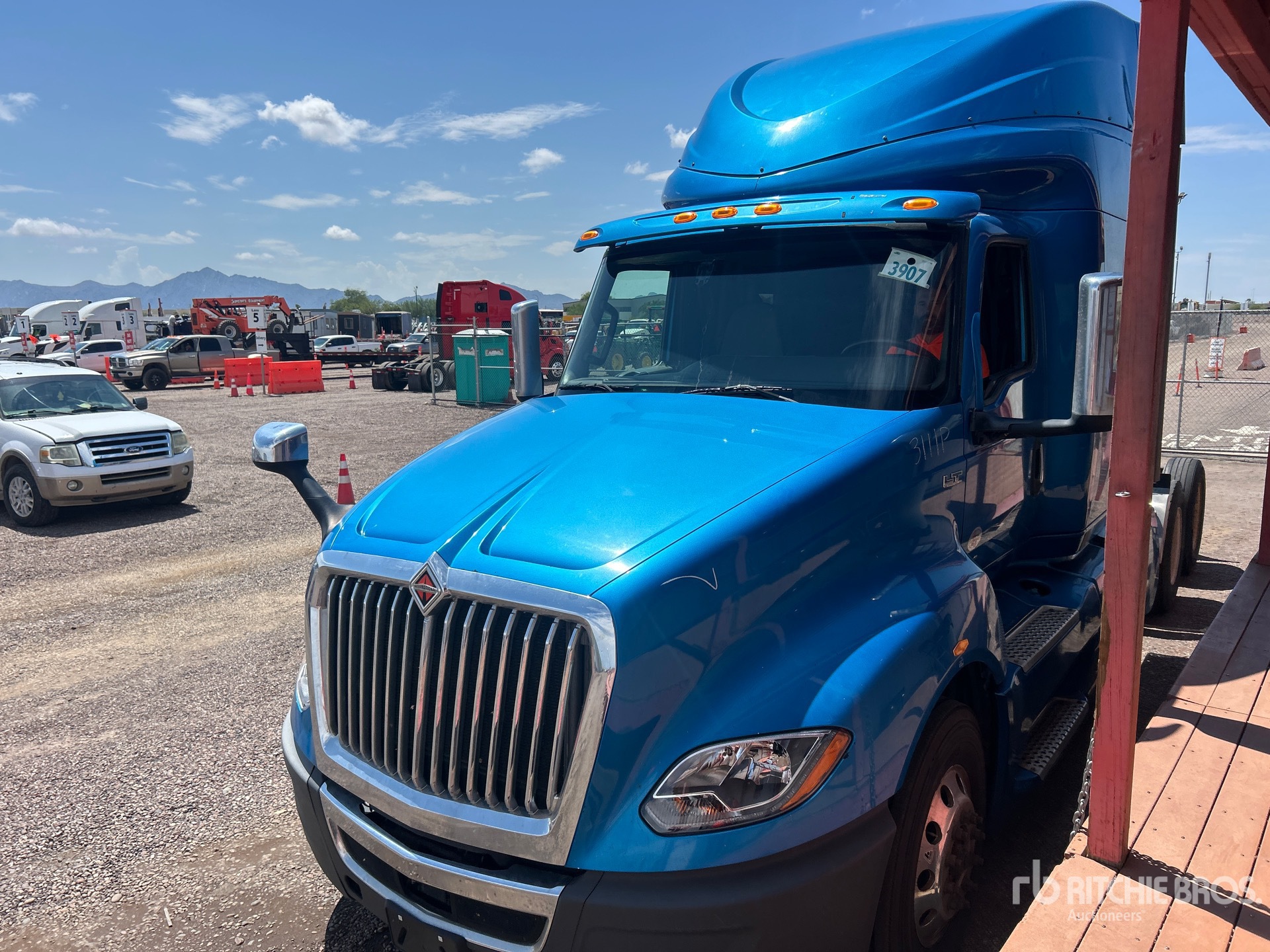 Photo of 2020 International LT625