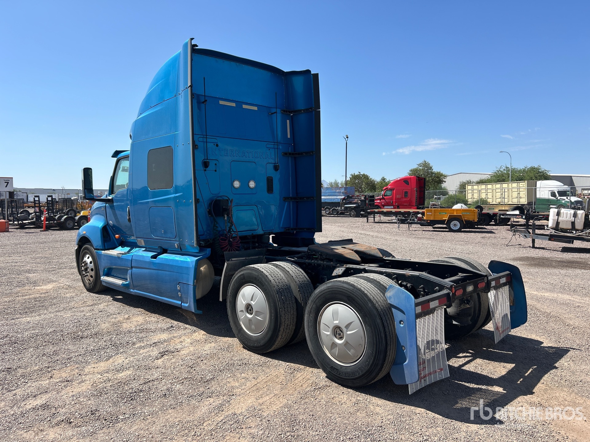2020 International LT625