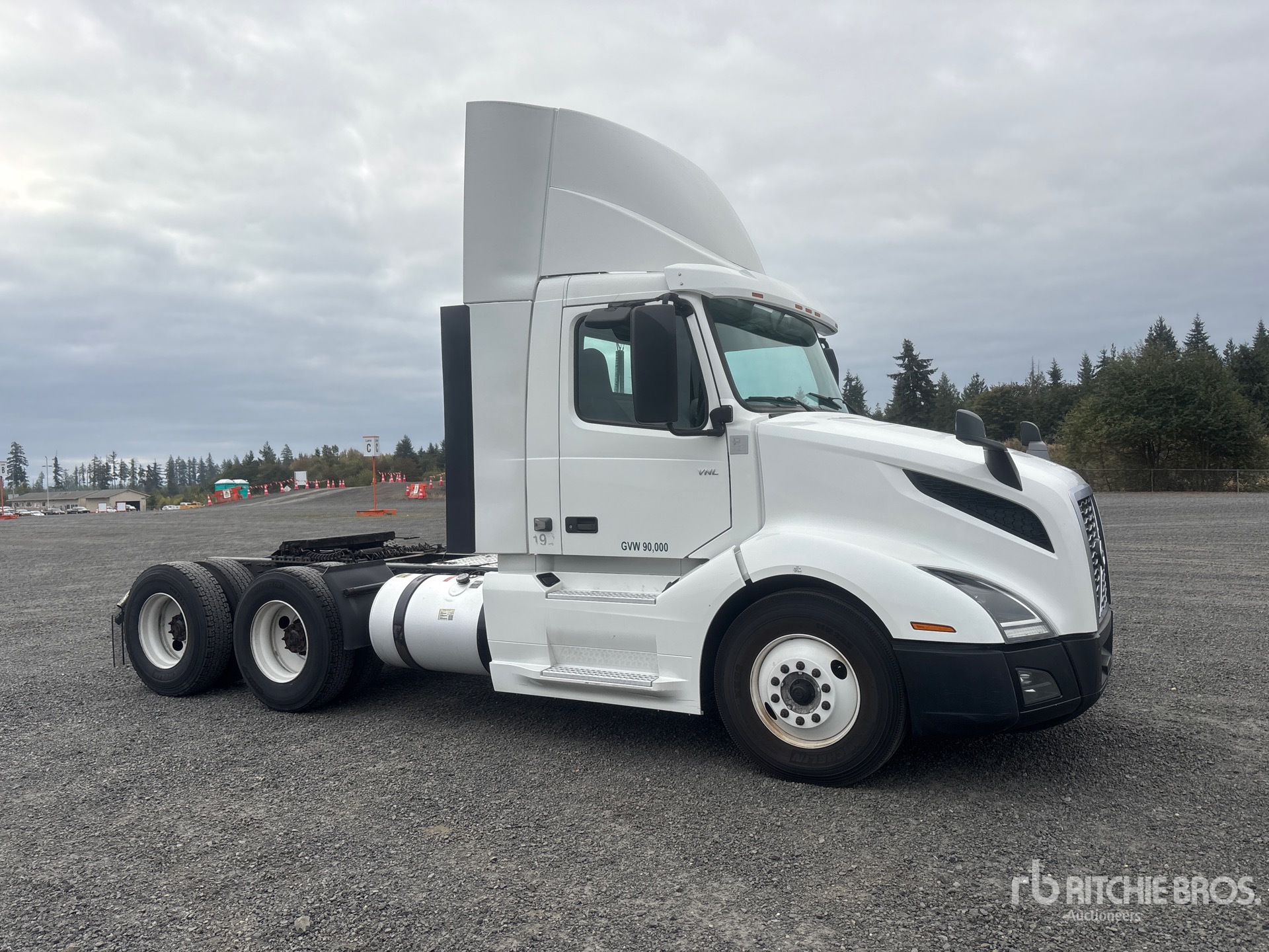 2019 Volvo VNL300