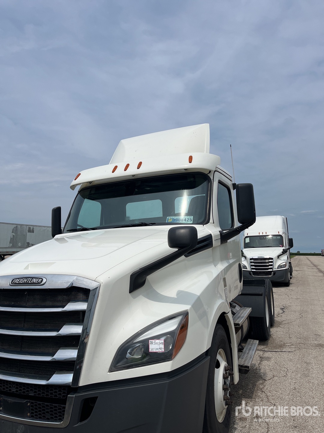 2019 Freightliner CASCADIA 126