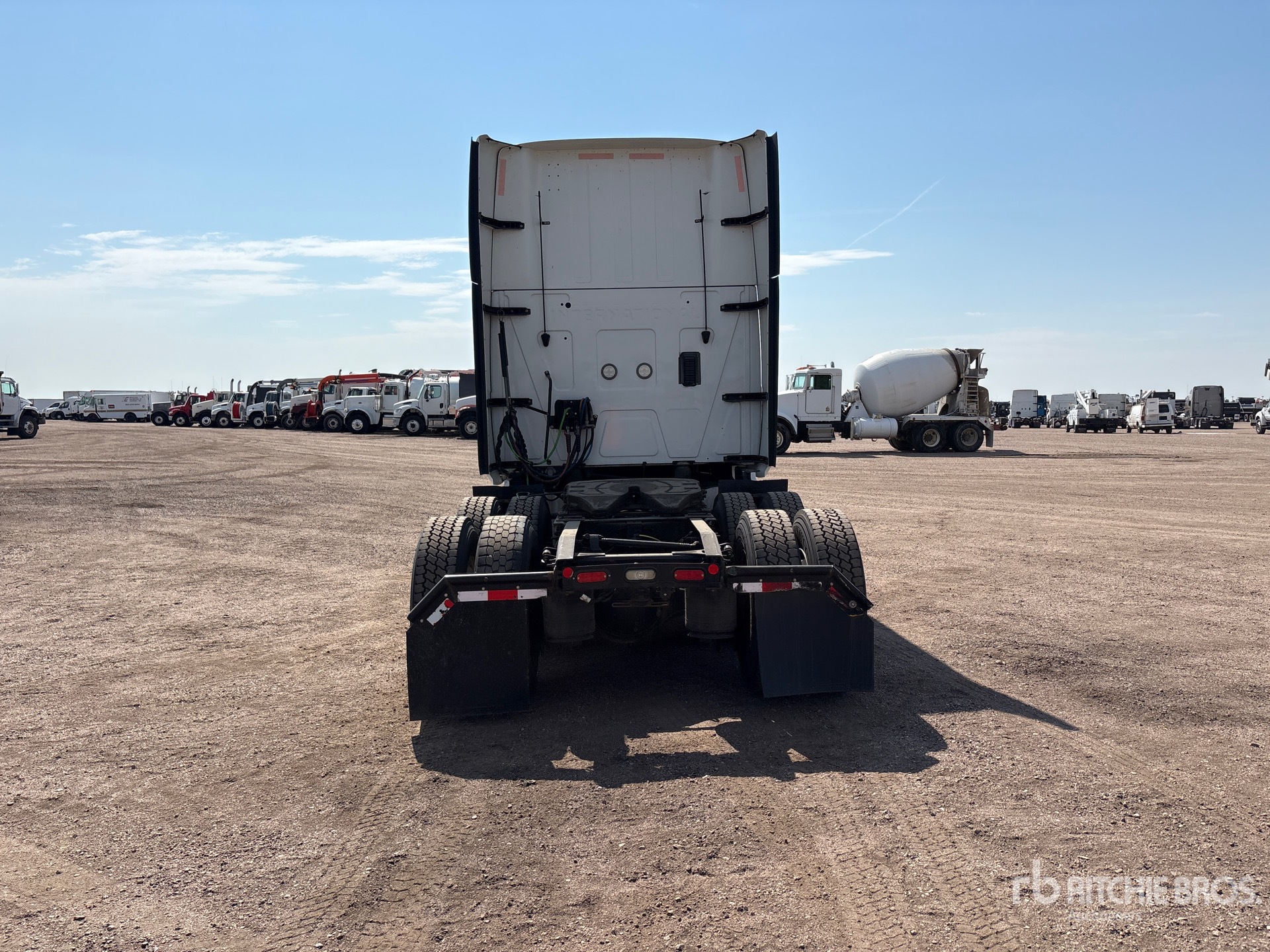 2022 International LT625