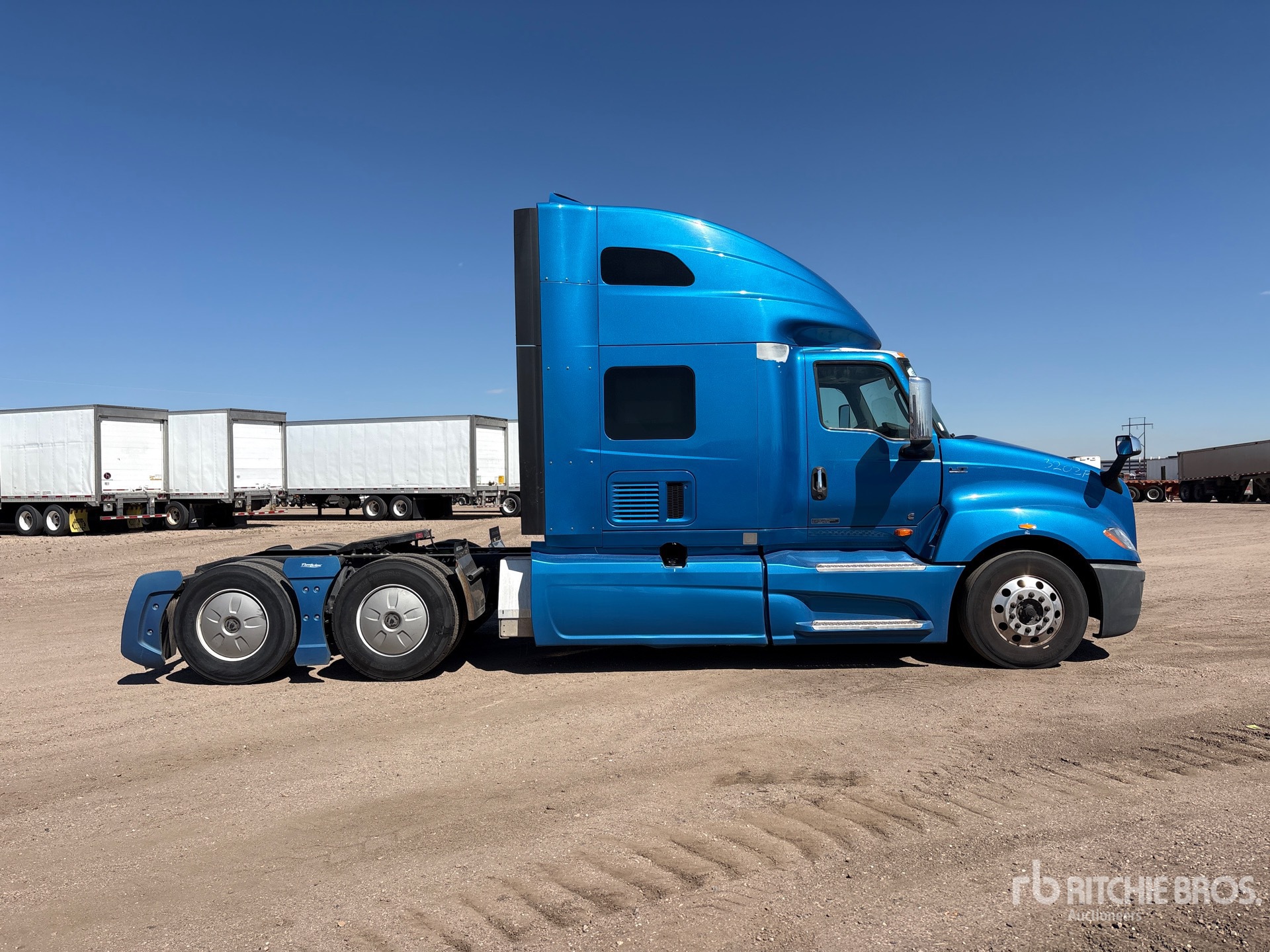2021 International LT625
