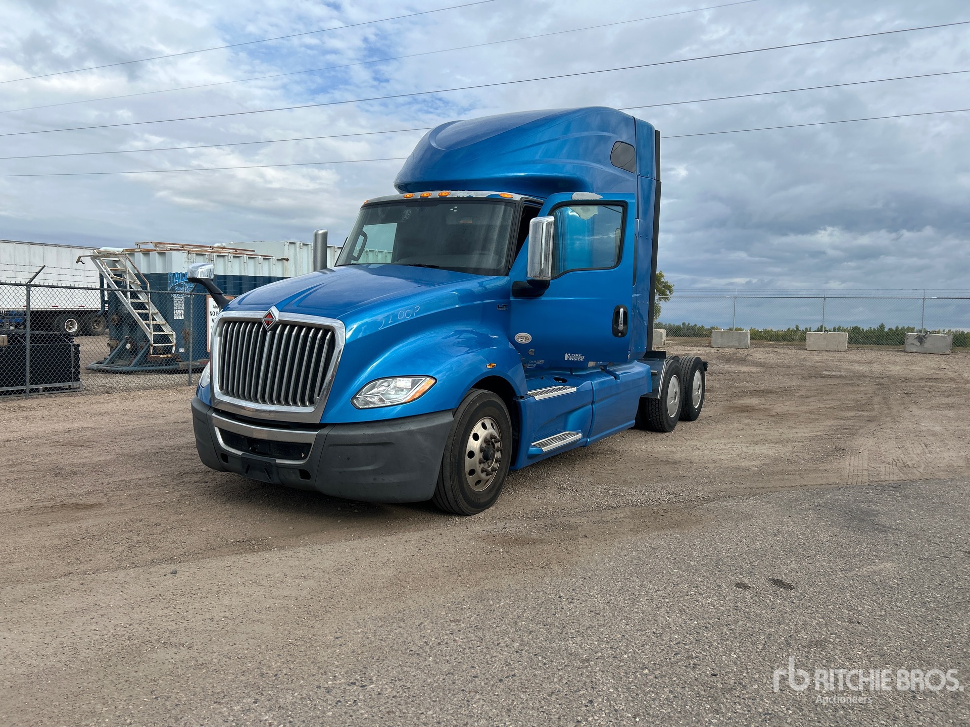 2021 International LT625