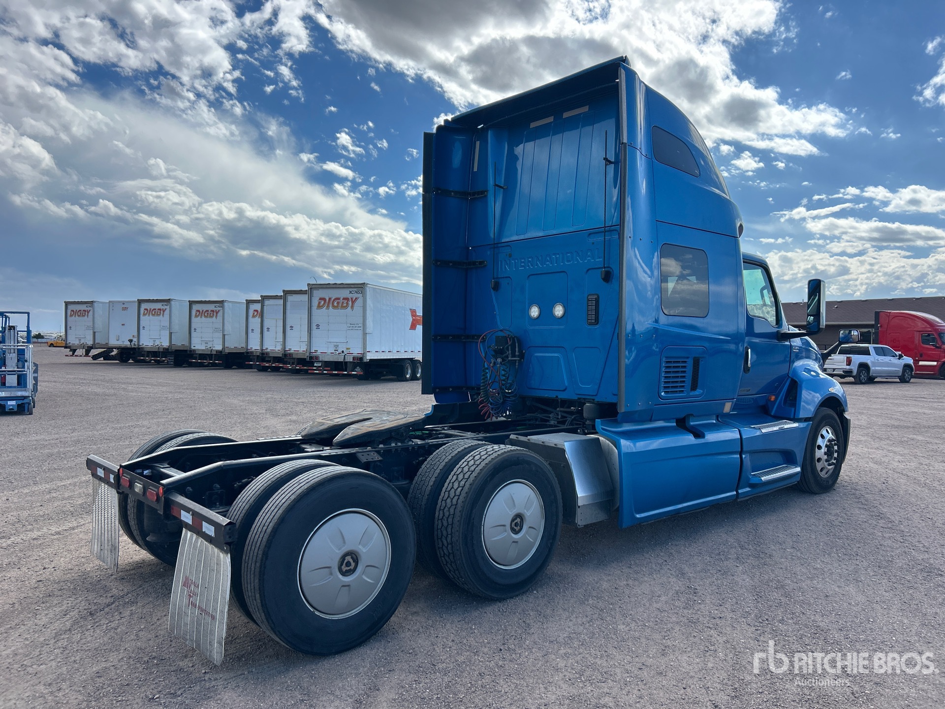 2021 International LT625