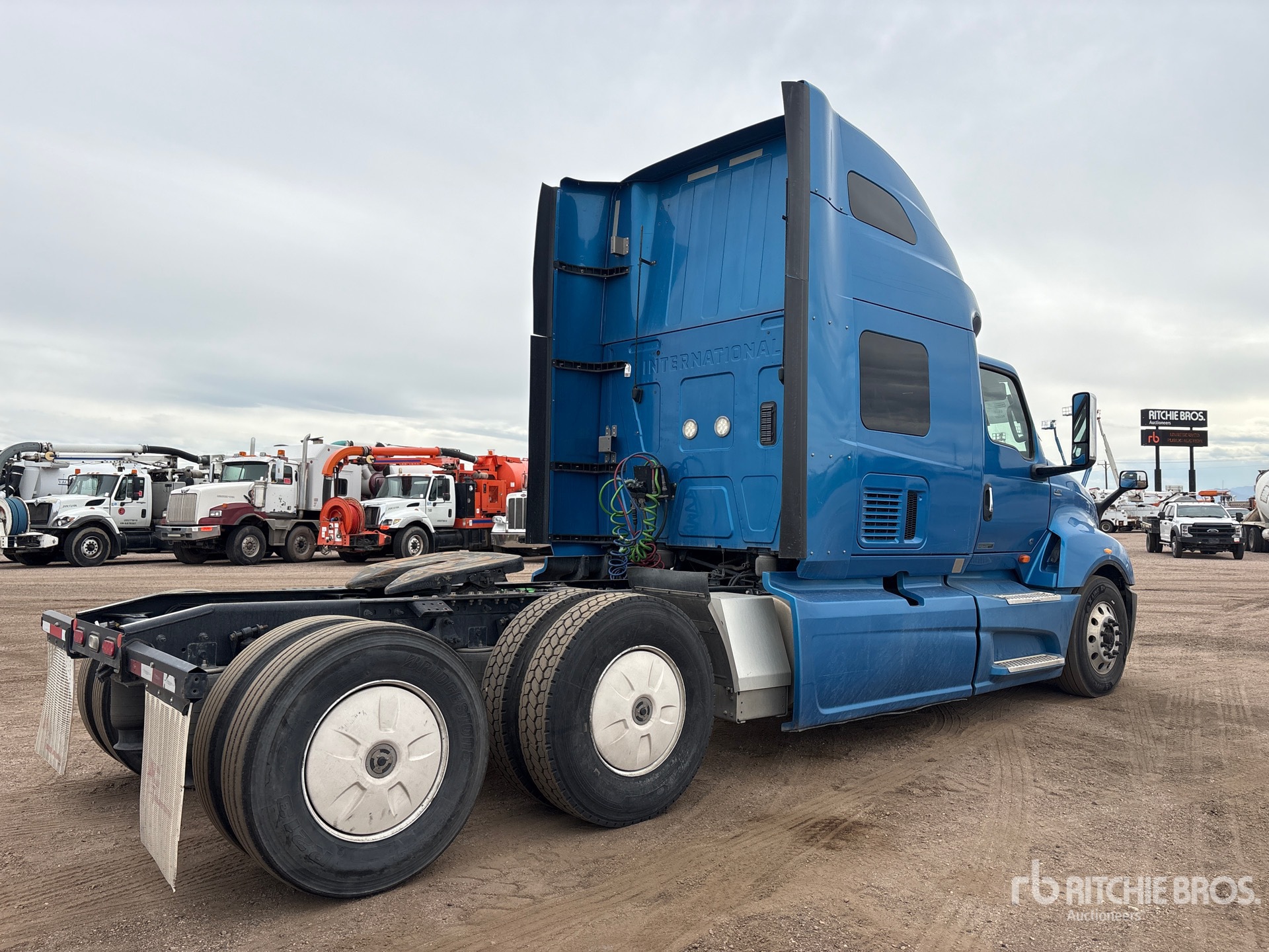 2021 International LT625