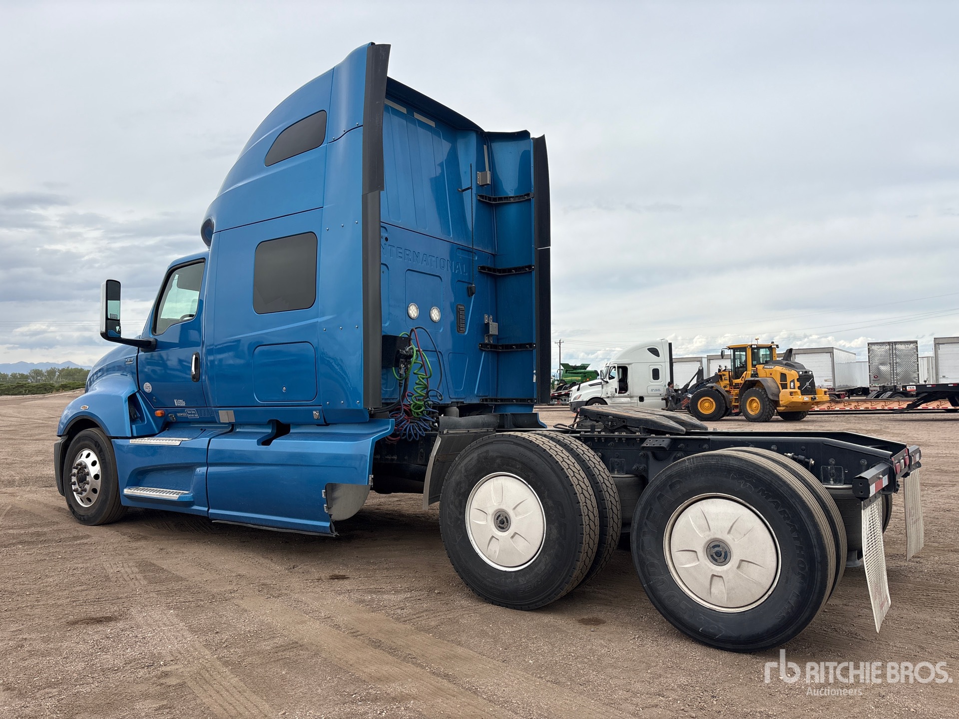 2021 International LT625