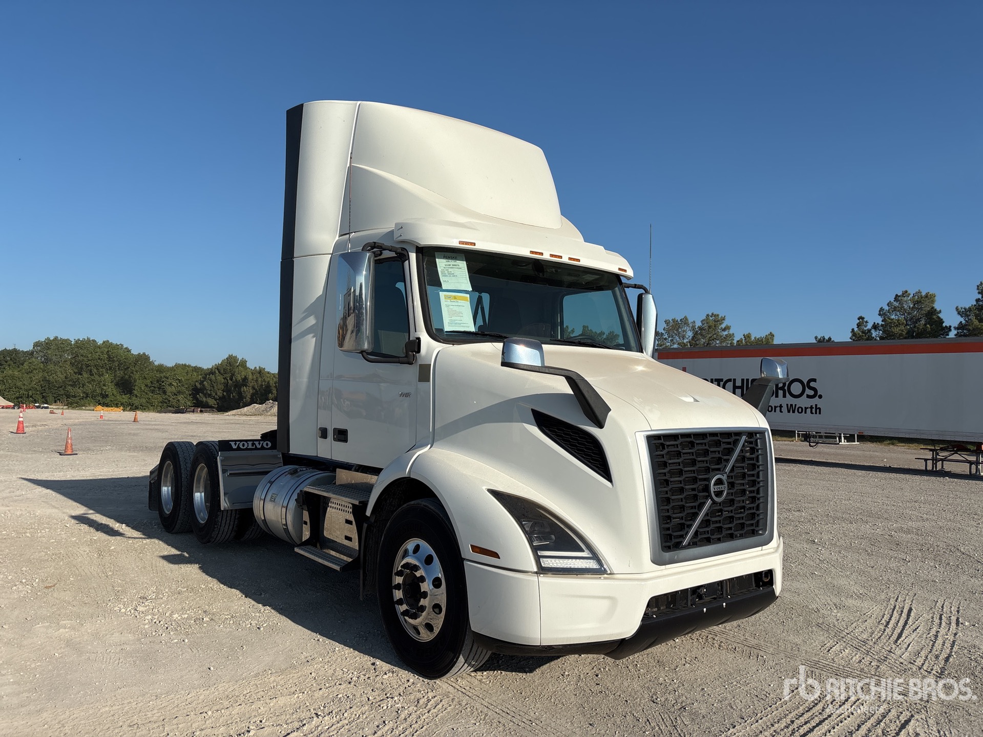 2020 Volvo VNR62300