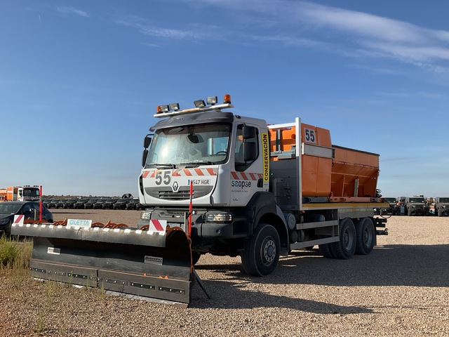 2011 Renault Kerax 430DXI 6x6 Snow Plow Truck