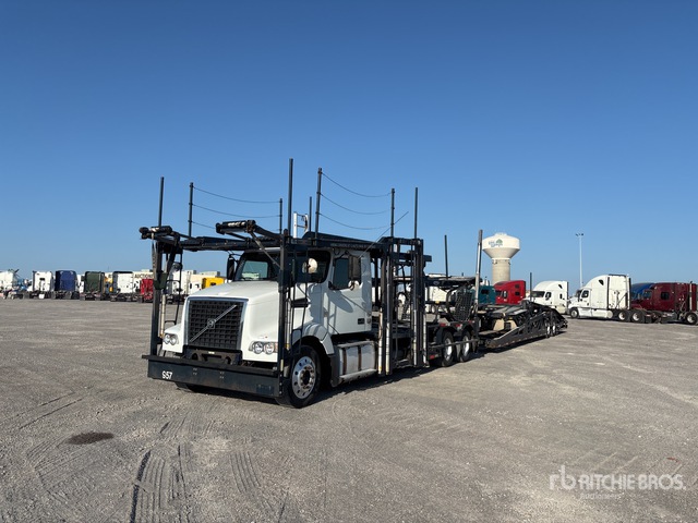 2015 Volvo VAH Car Carrier Truck