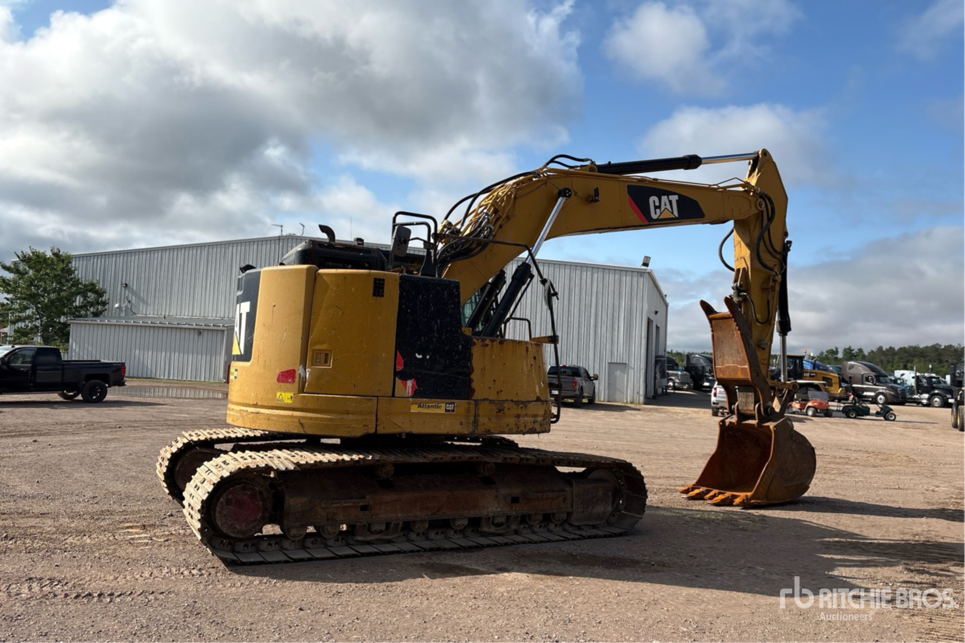 2016 Caterpillar 325F