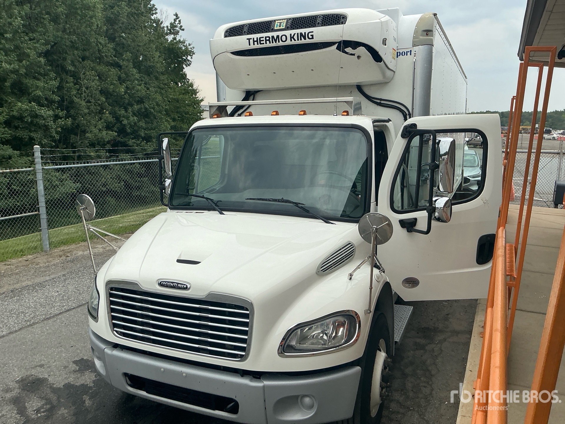 2020 Freightliner M2 106