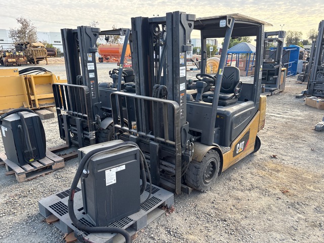 2020 Cat 2EP6000 5970 lb Electric Forklift