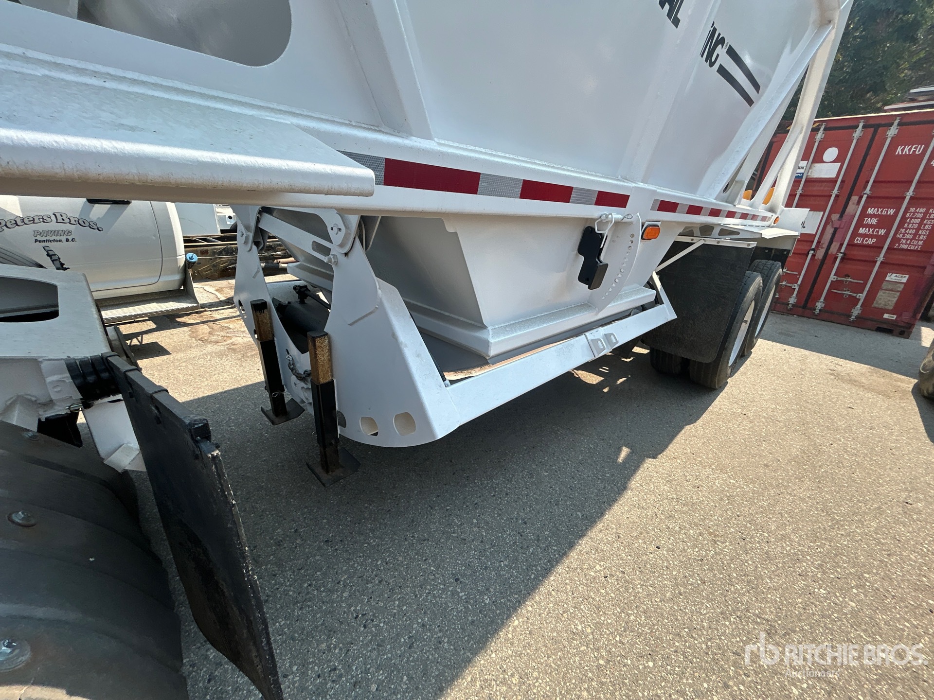 2006 Trail King TKBD15-252