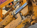 Hydraulics with Ripper Cylinders