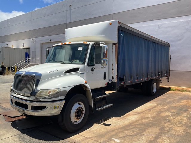 2009 International 4300 Curtain Side Truck