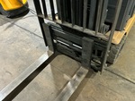 Hydraulics with Fork Positioning Cylinder (on fork carriage)