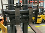 Hydraulics with Fork Positioning Cylinder (on fork carriage)