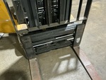Hydraulics with Fork Positioning Cylinder (on fork carriage)