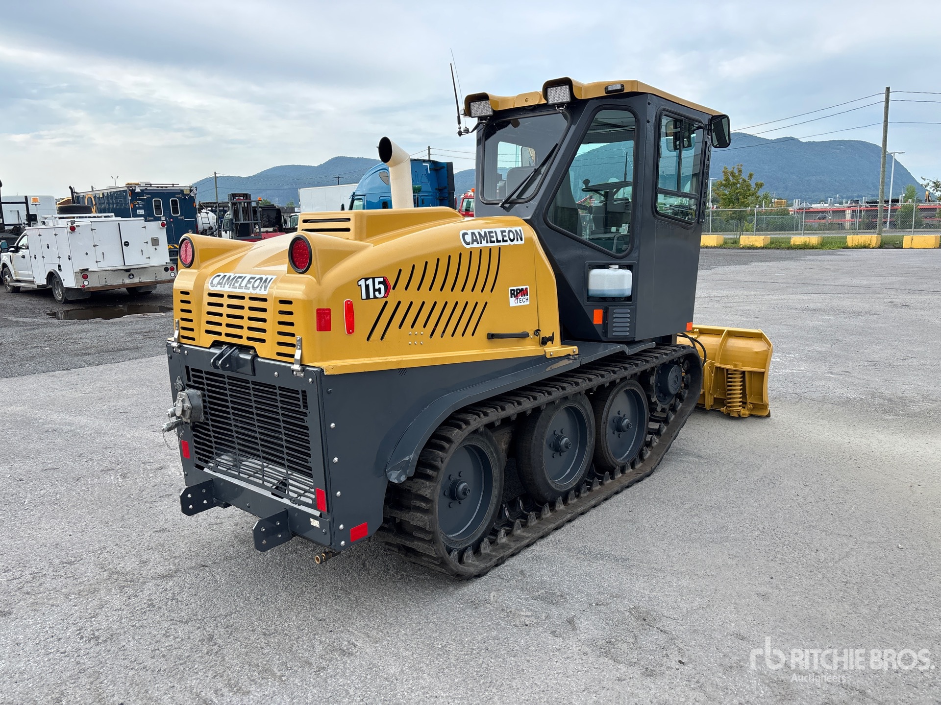 General Appearance with Picture, Right Rear Corner