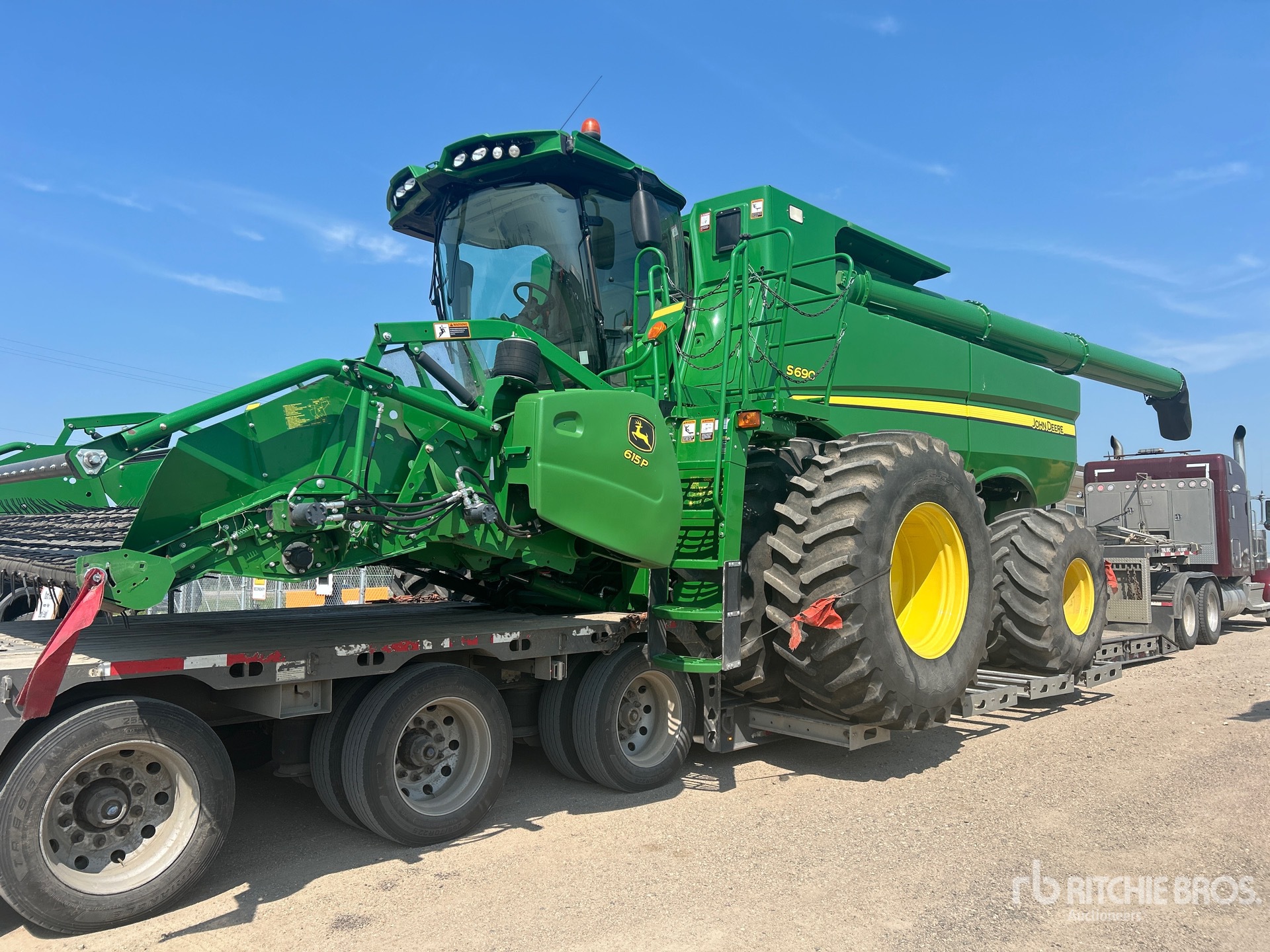 Photo of a 2017 John Deere S690