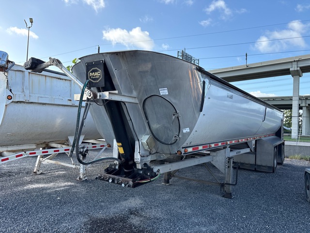 2017 MAC 40 ft T/A Aluminum Frameless End Dump Trailer 2017 MAC 40 ft T/A Aluminum Frameless End Dump Trailer