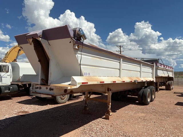 1996 MCT 28 ft 6 in T/A End Dump Trailer