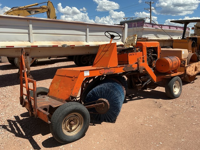 Rosco BH7 Self-Propelled Broom