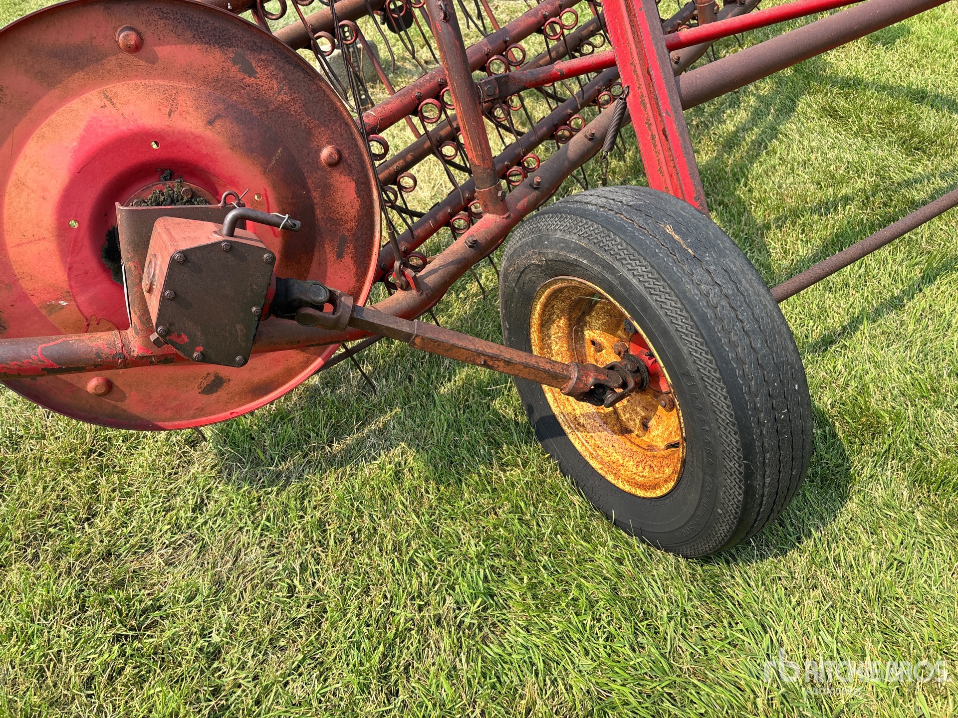 Massey Ferguson 8 ft Basket