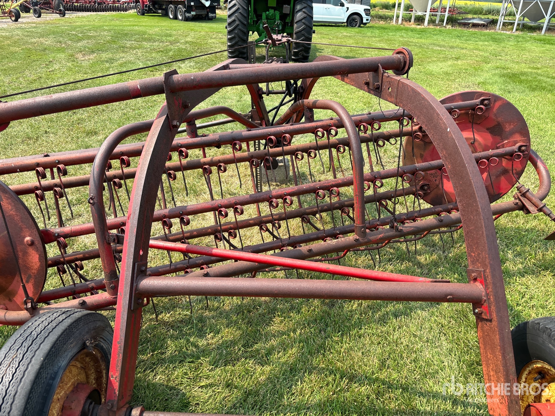 Massey Ferguson 8 ft Basket