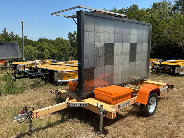 2012 Solar Technology  Inc Silent Messenger Solar Full Matrix Message Board