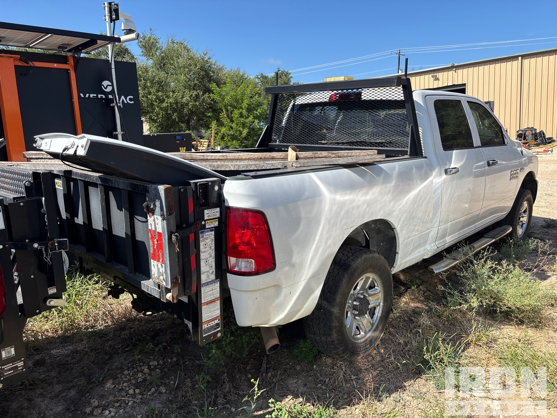 General Appearance with Picture, Right Rear Corner