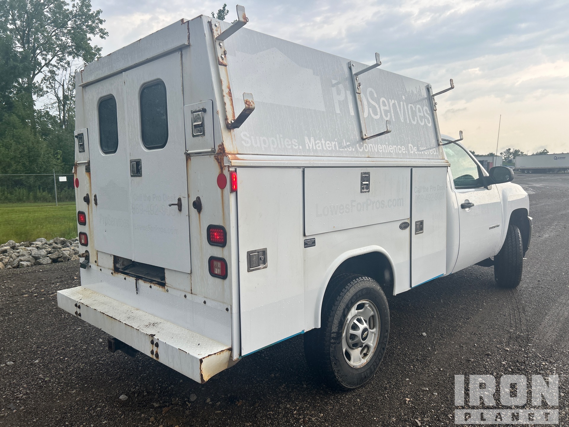 General Appearance with Picture, Right Rear Corner