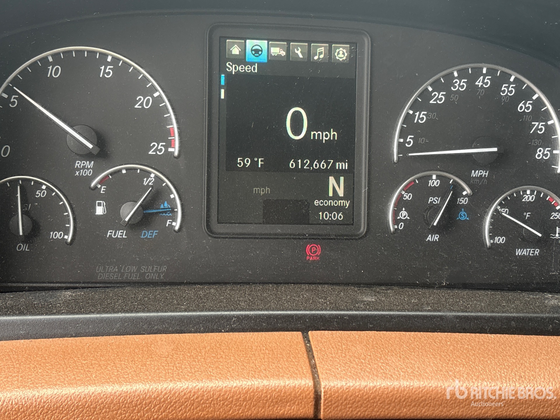 2021 Freightliner CASCADIA 126