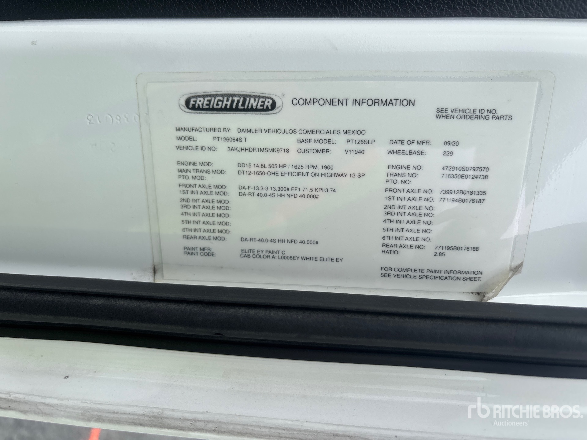2021 Freightliner CASCADIA 126