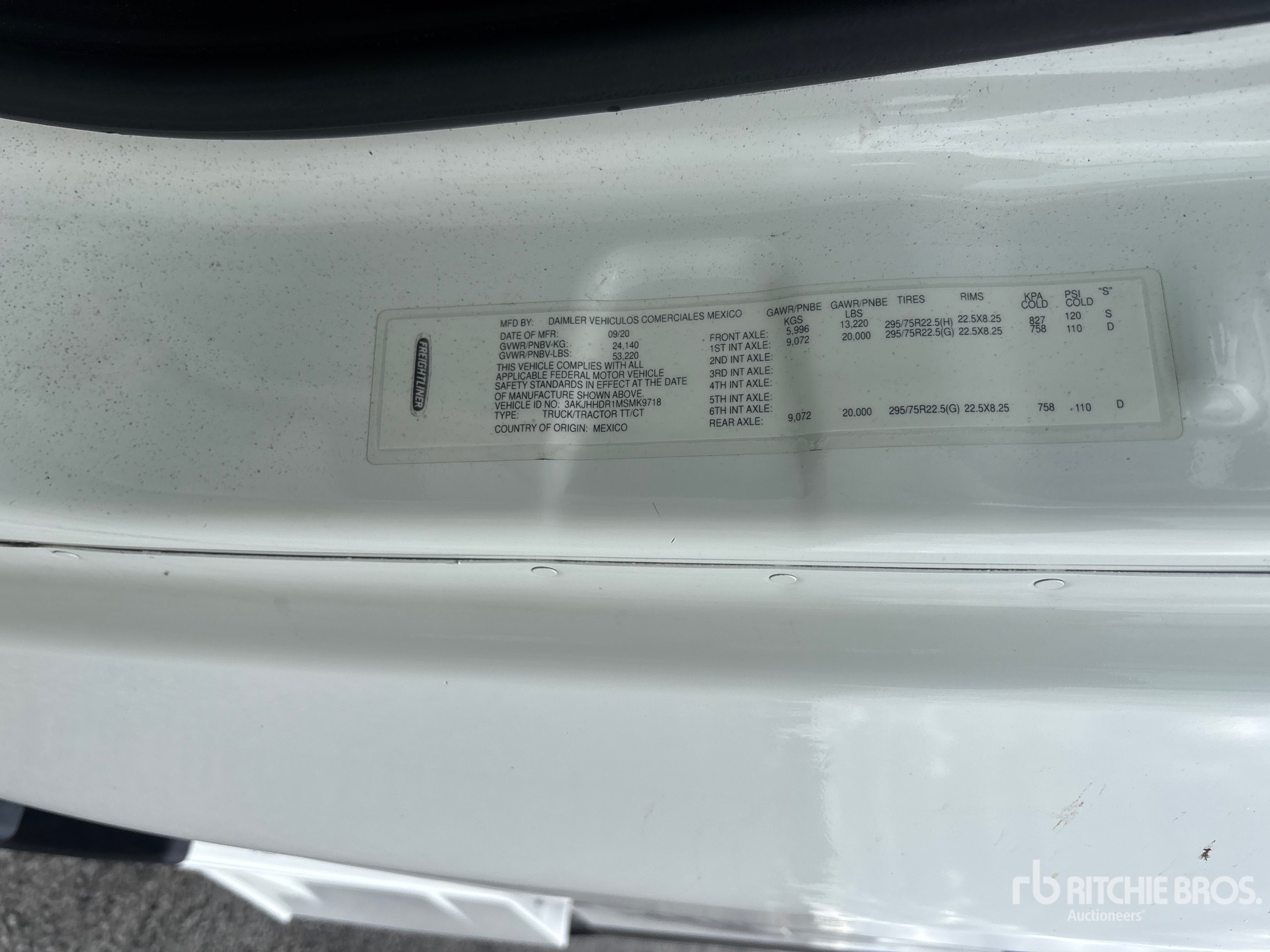 2021 Freightliner CASCADIA 126