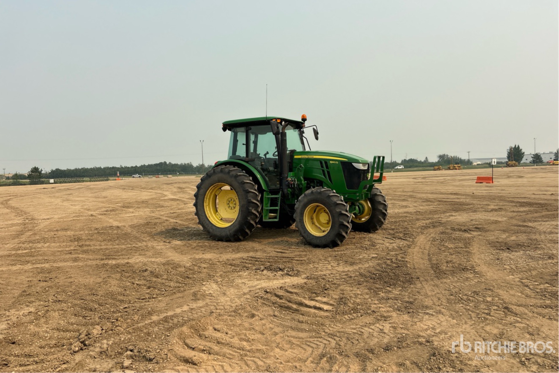 2013 John Deere 6140D