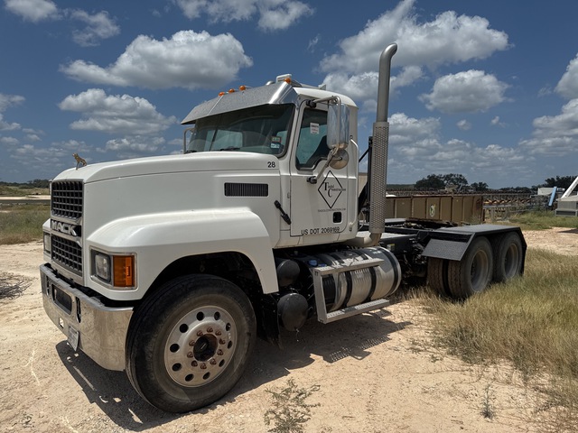 2022 Mack Pinnacle PI64T 6x4 T/A Day Cab Truck Tractor