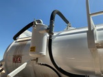 Specialty - Tanker with Hoses