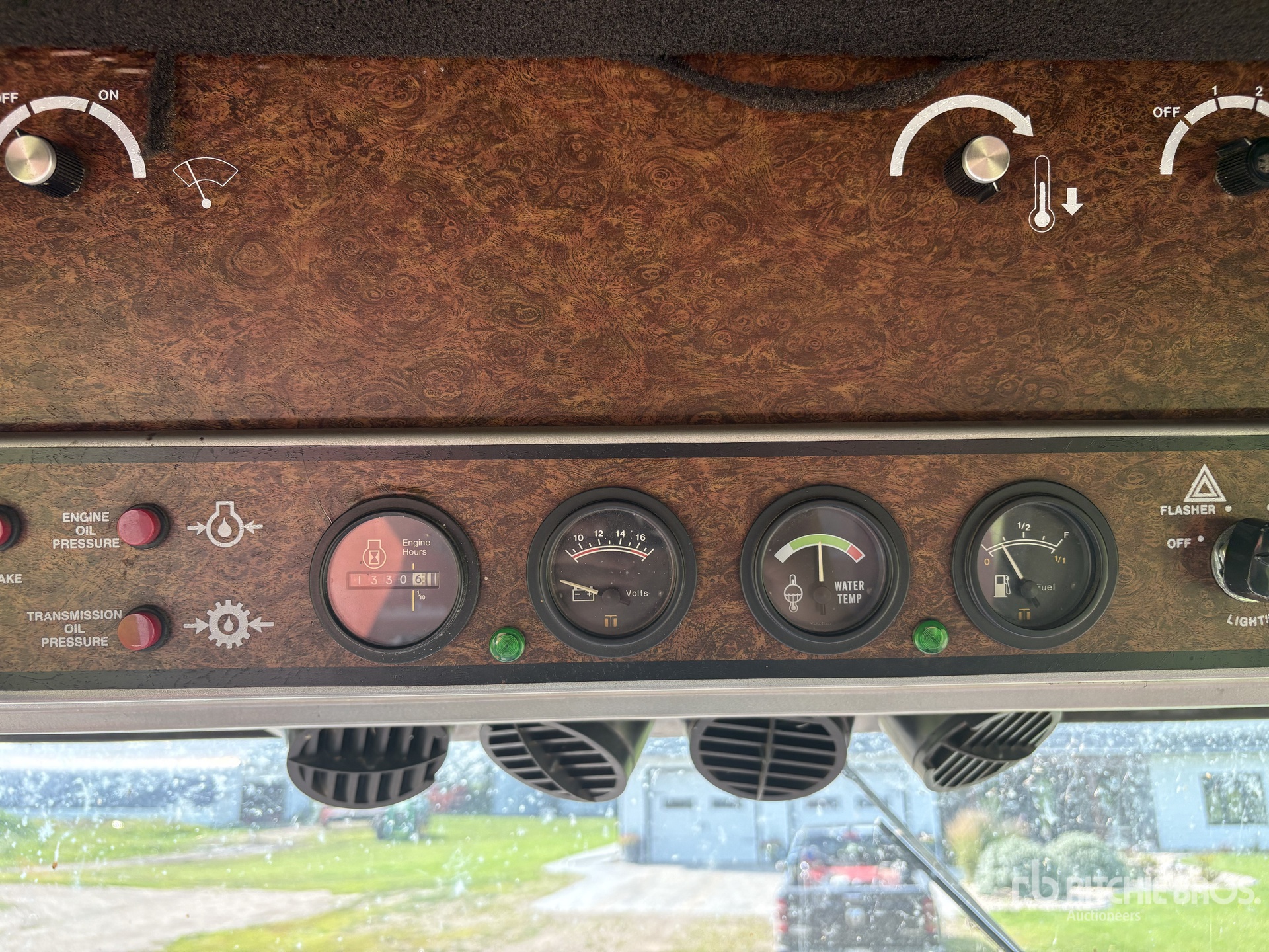1984 Massey Ferguson 885