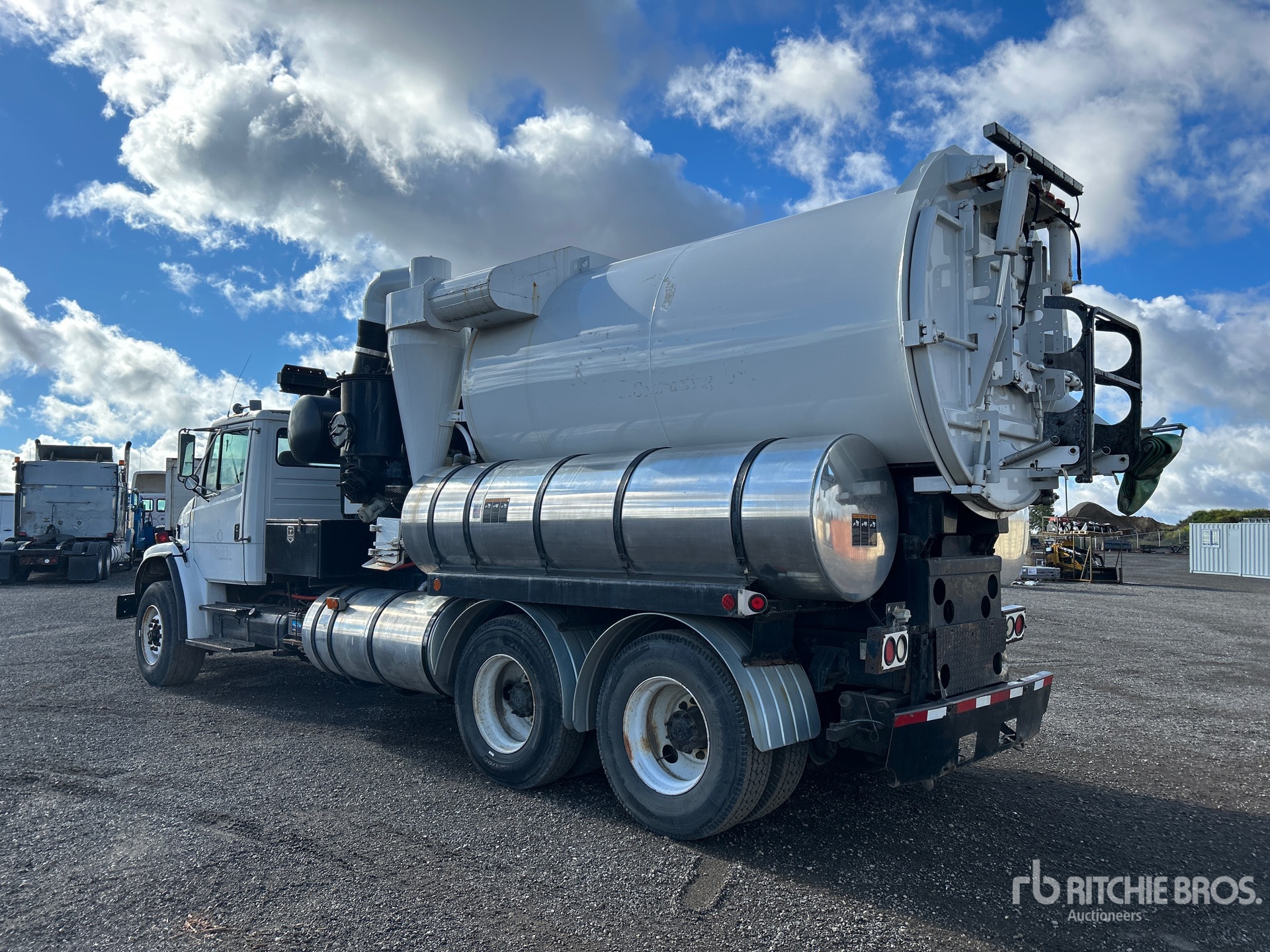 2005 Freightliner FL80