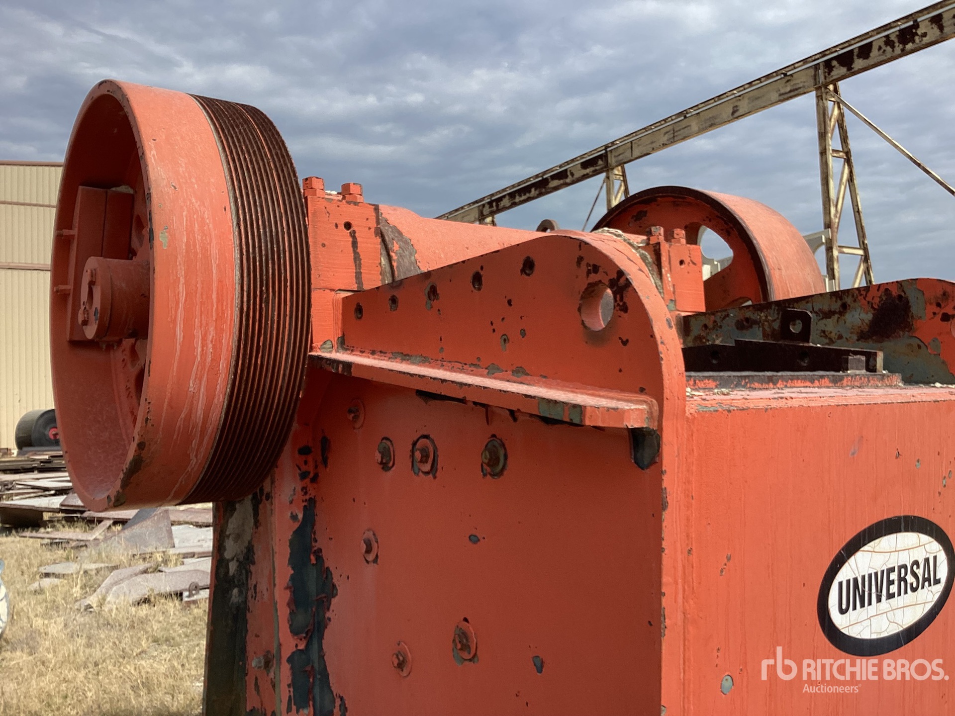 2002 Universal 3254 WRB