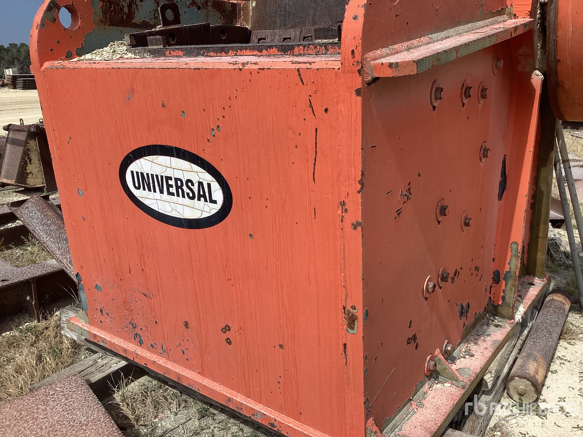 2002 Universal 3254 WRB