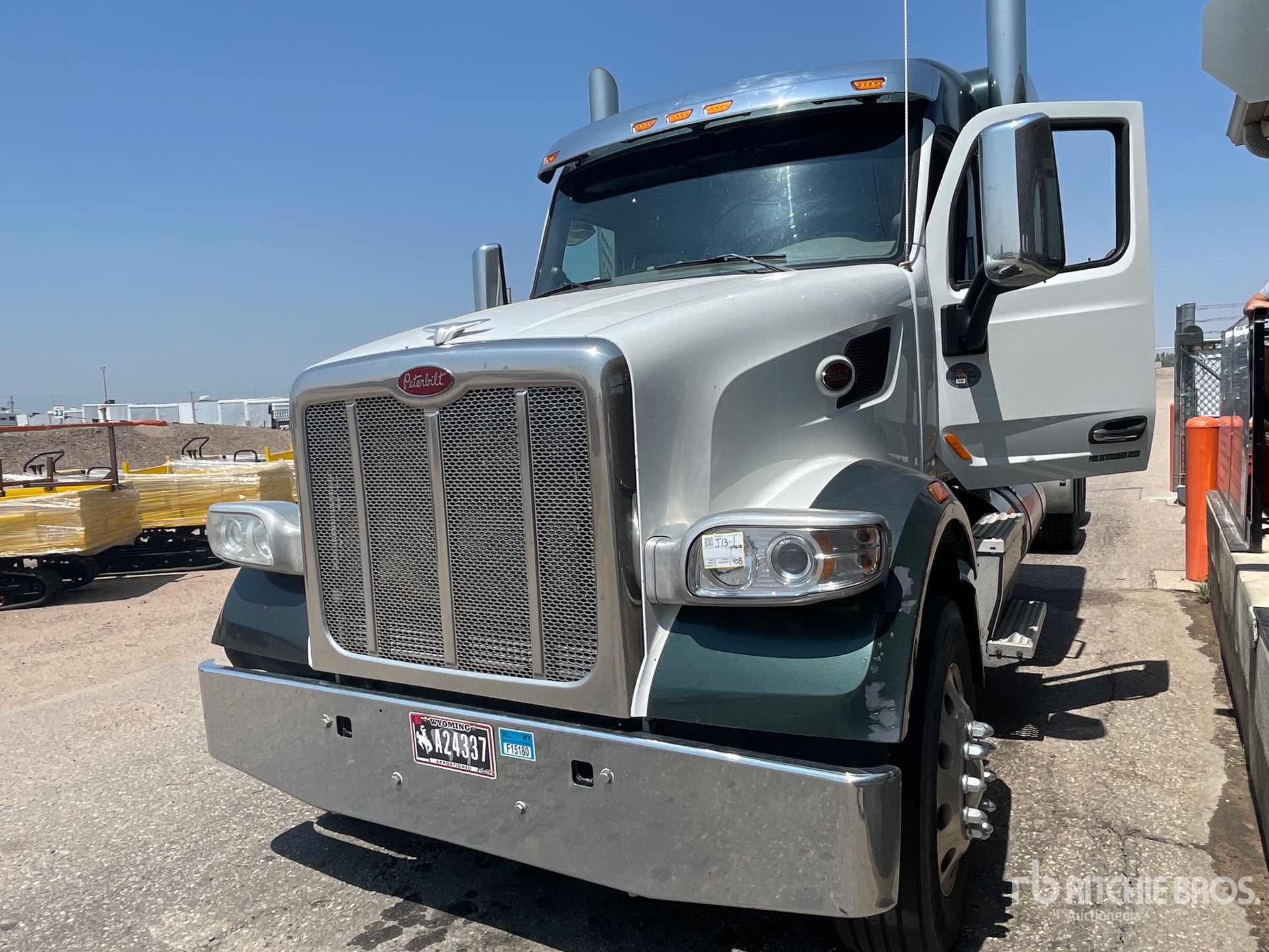 2017 Peterbilt 567