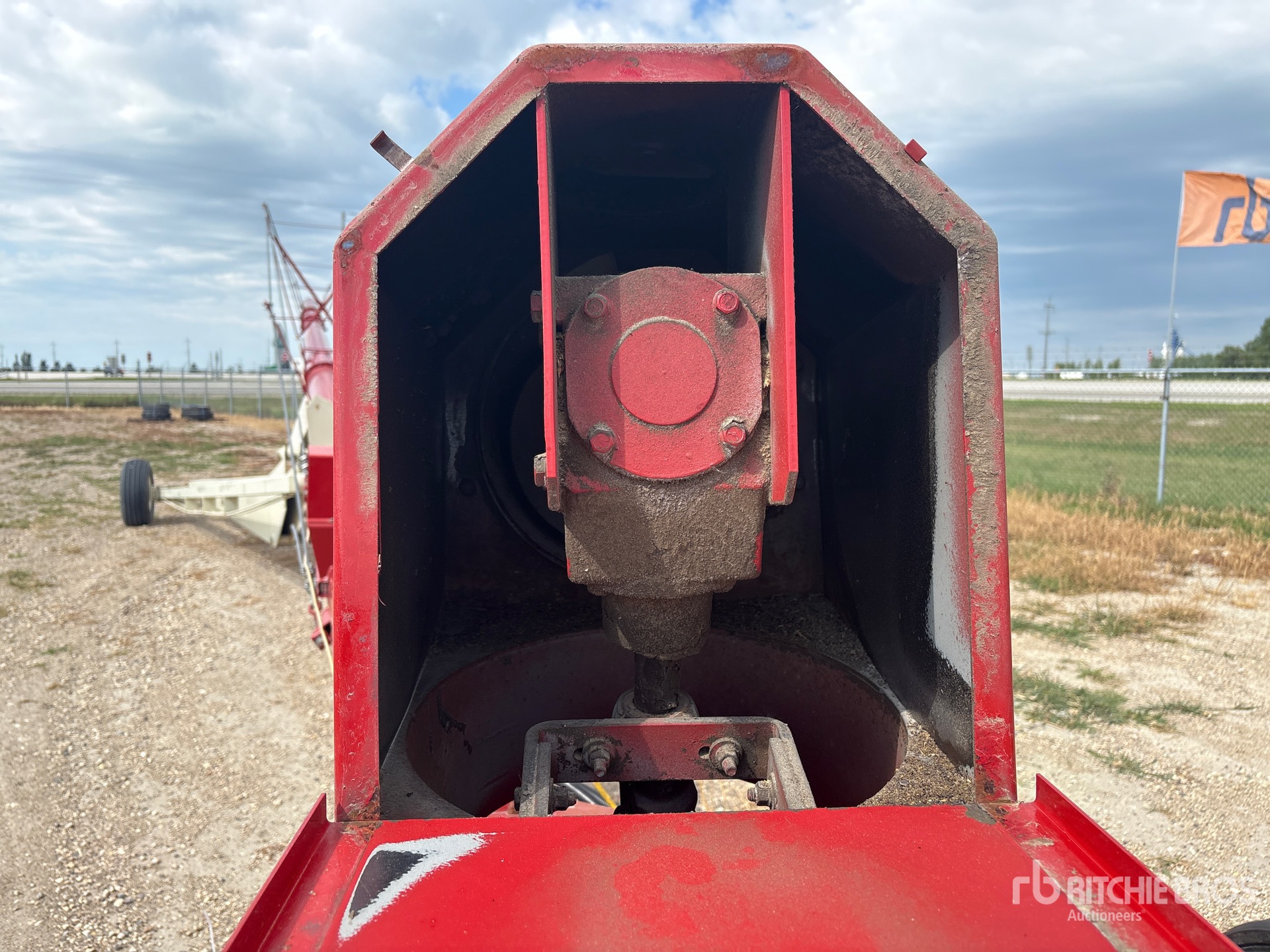 2009 Farm King 1385
