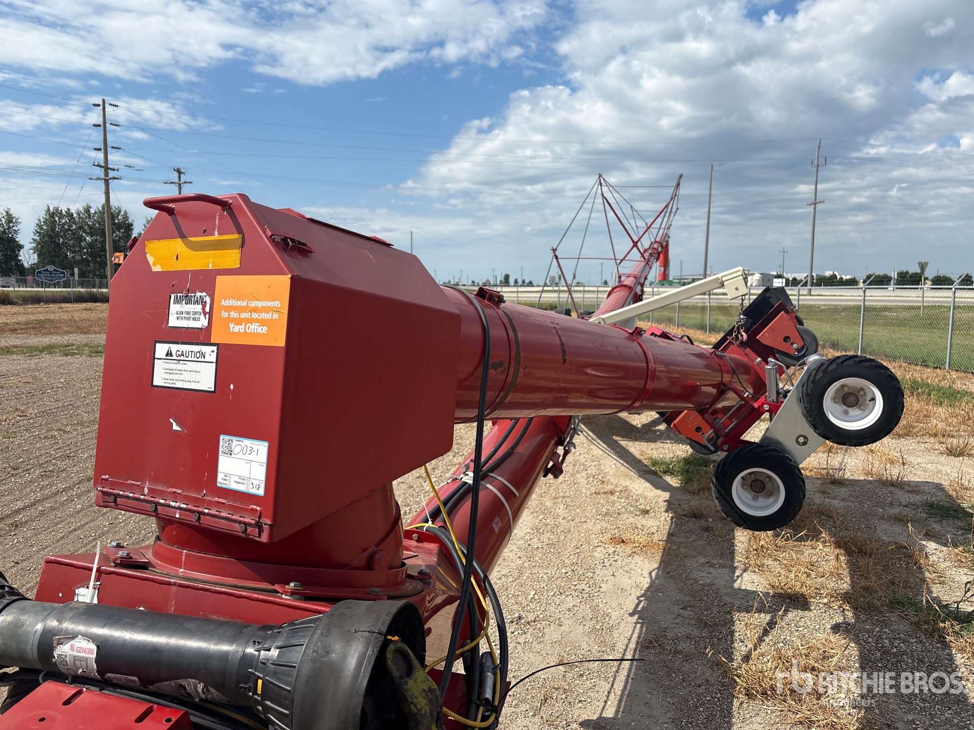 2009 Farm King 1385